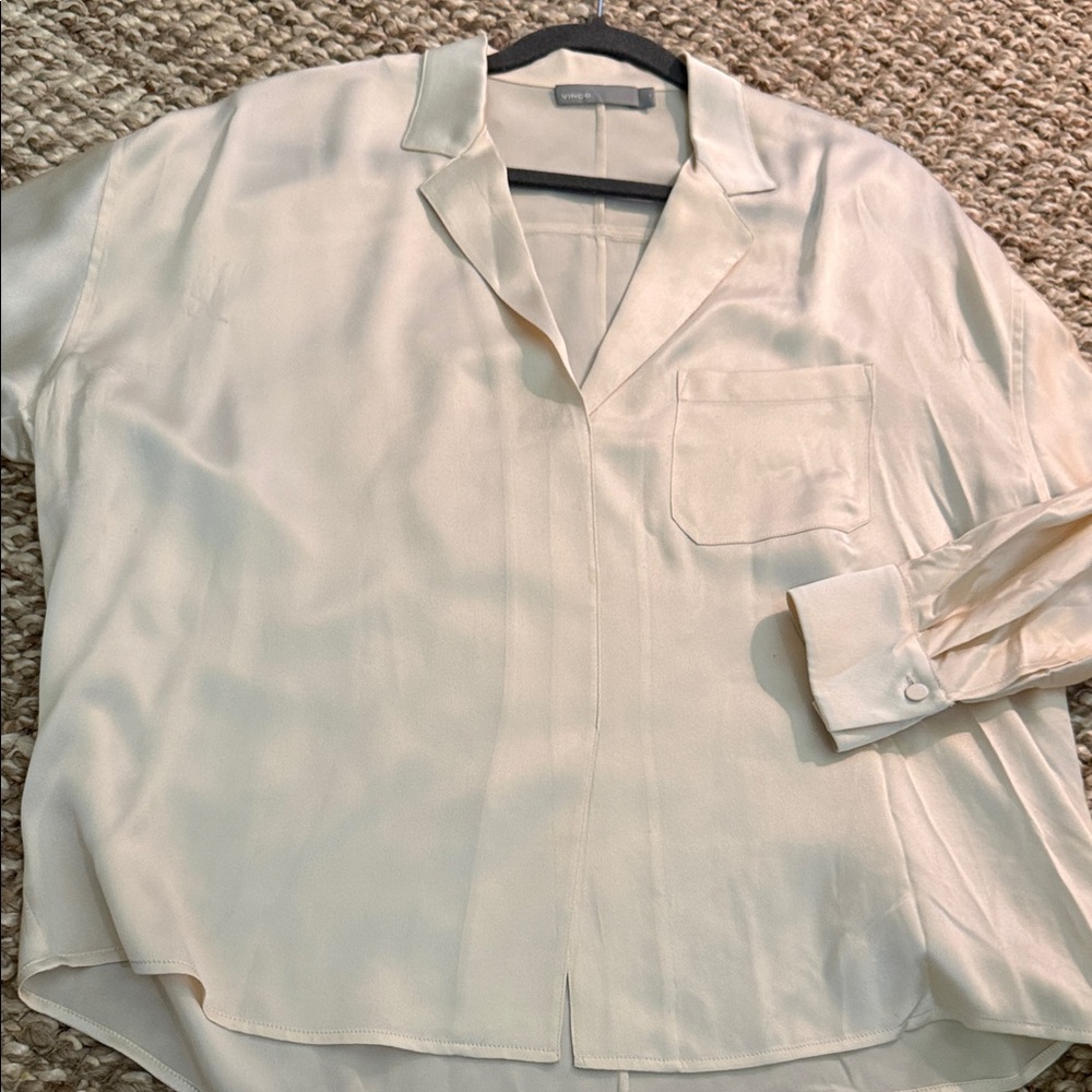 Vince Cream Open-Collar 100% silk blouse